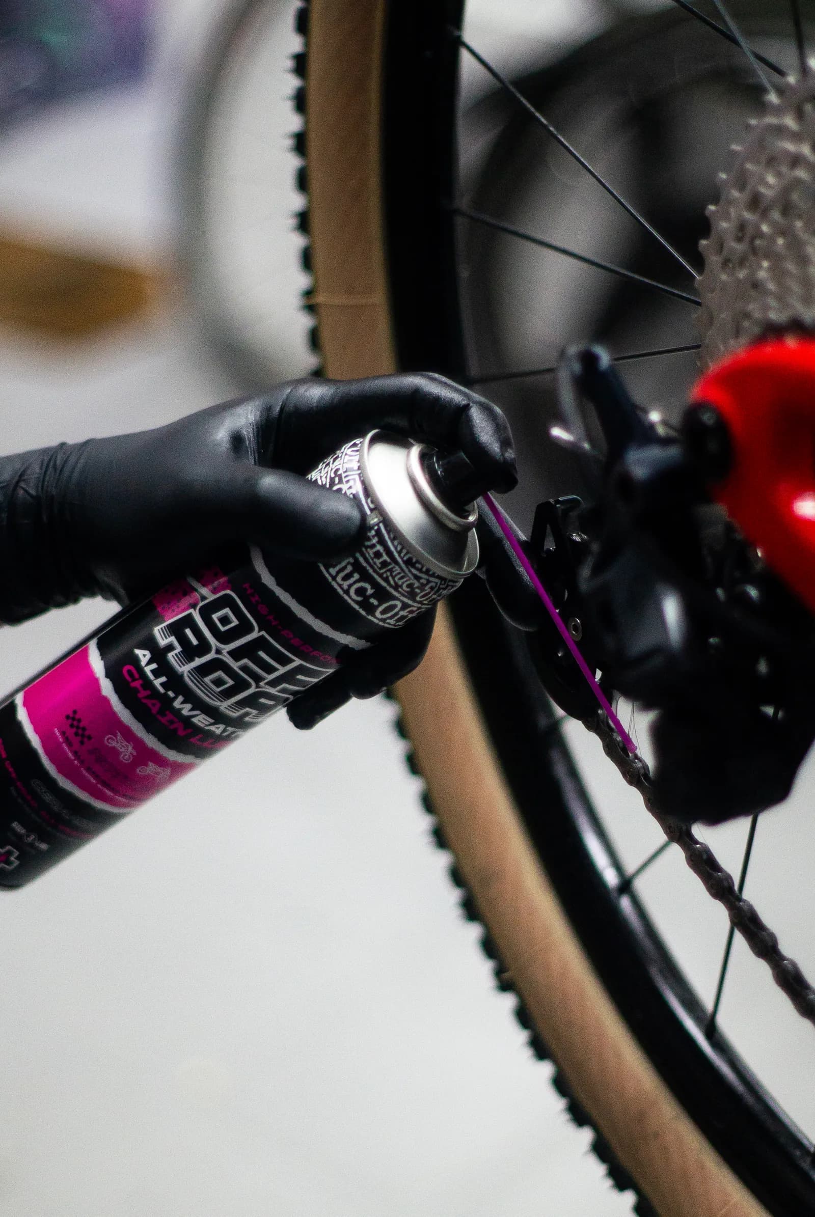 Mantenimiento de bicicleta con productos Muc-Off